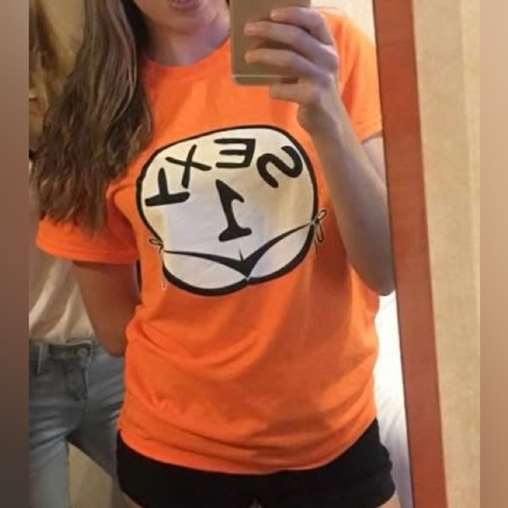 Anvil Sexy 1 Short Sleeve T-Shirt in Orange Size Small